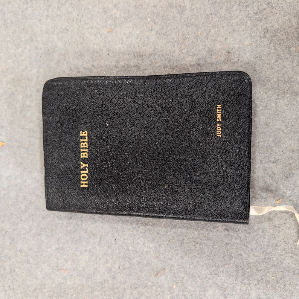 The World Publishing Company Holy Bible KJV Red Letter Self-Pronouncing Black - Picture 3 of 8